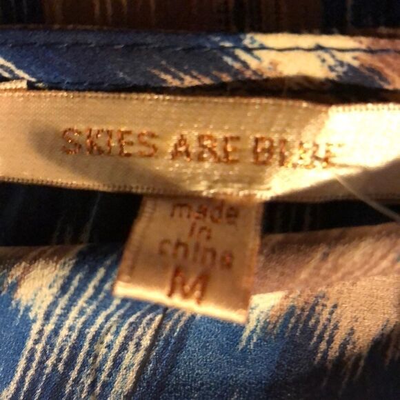 Skies Are Blue Half Button Down Patterned Blouse - Picture 7 of 8